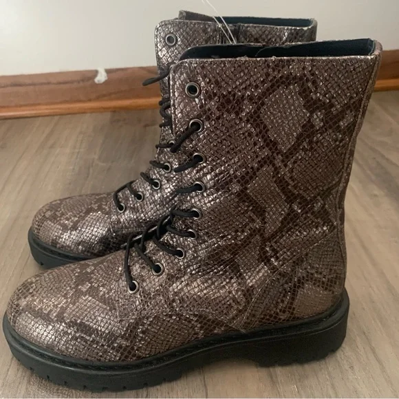 NWT Geox Respira Combat Boots. - Picture 6 of 15